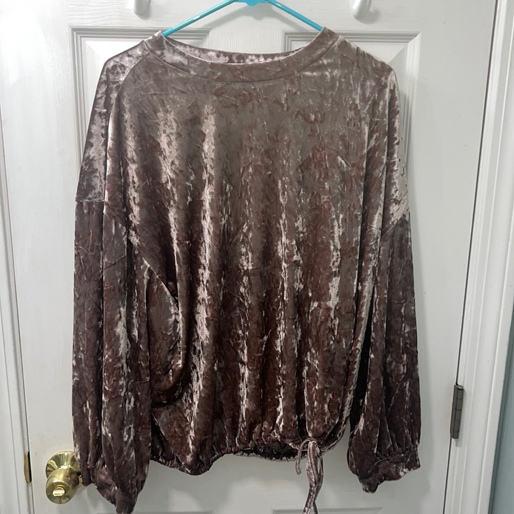 Size XL Adrianna Papell long sleeved top